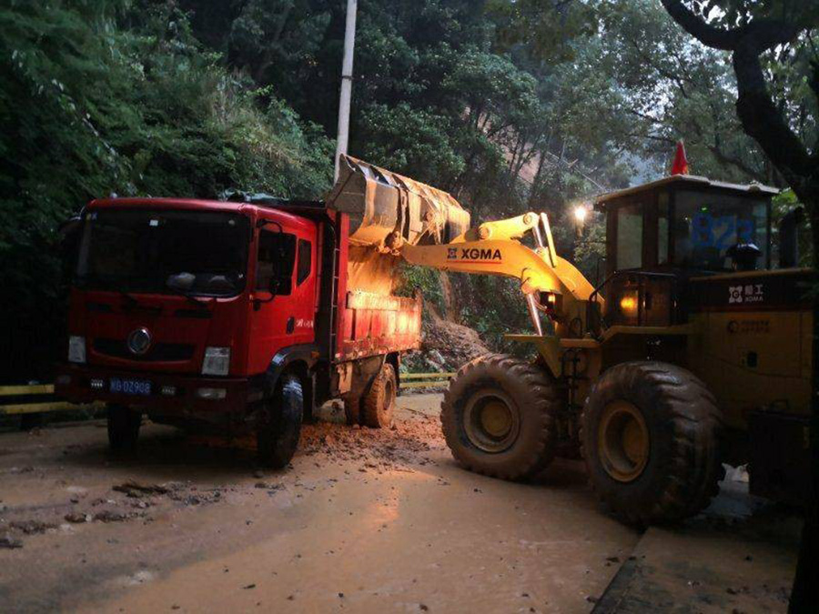 应对三明突发暴雨灾情2.jpg 应对三明突发暴雨灾情2.jpg