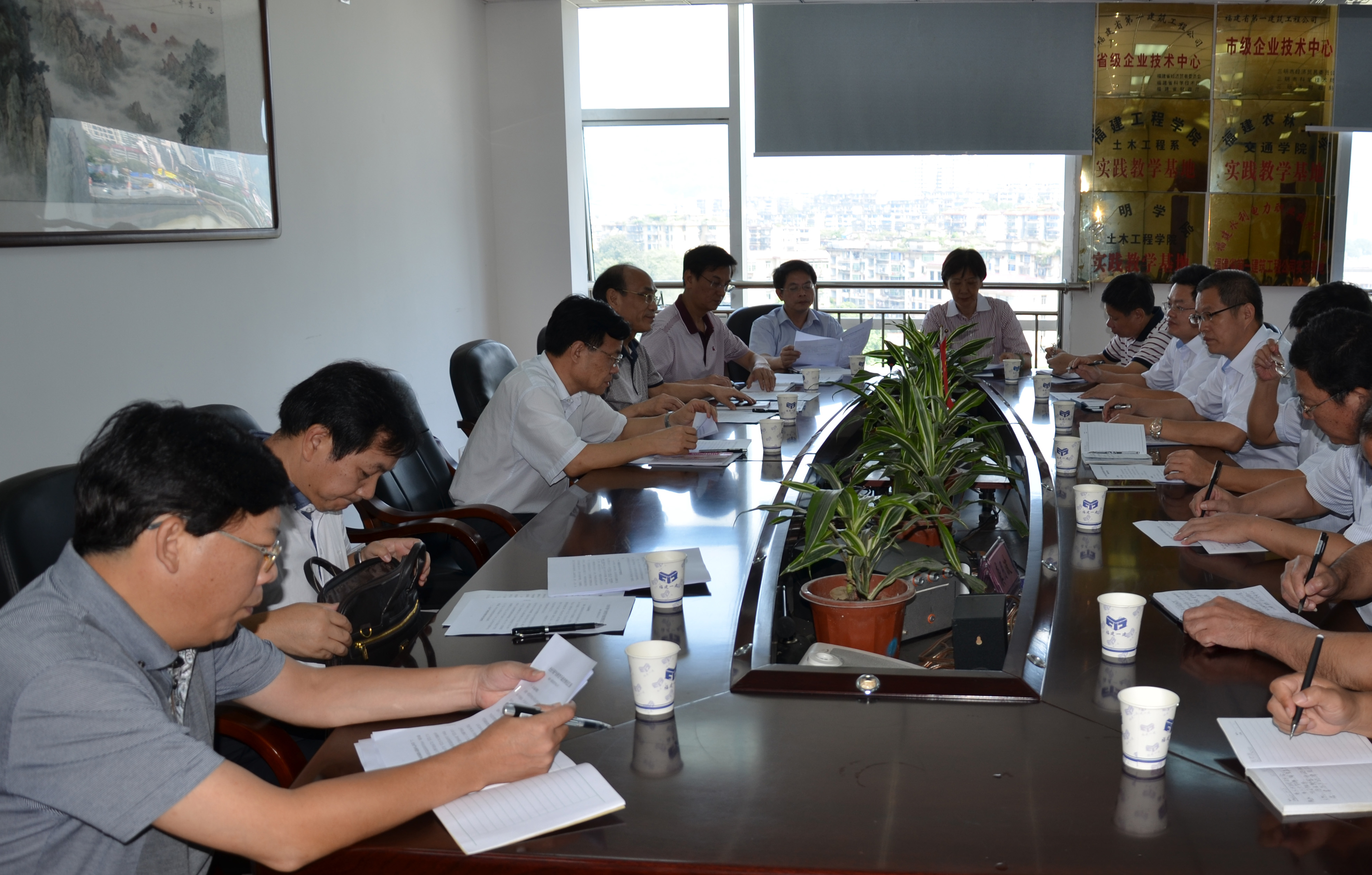 徐铮带领调研组到我司调研.JPG 徐铮带领调研组到我司调研.JPG