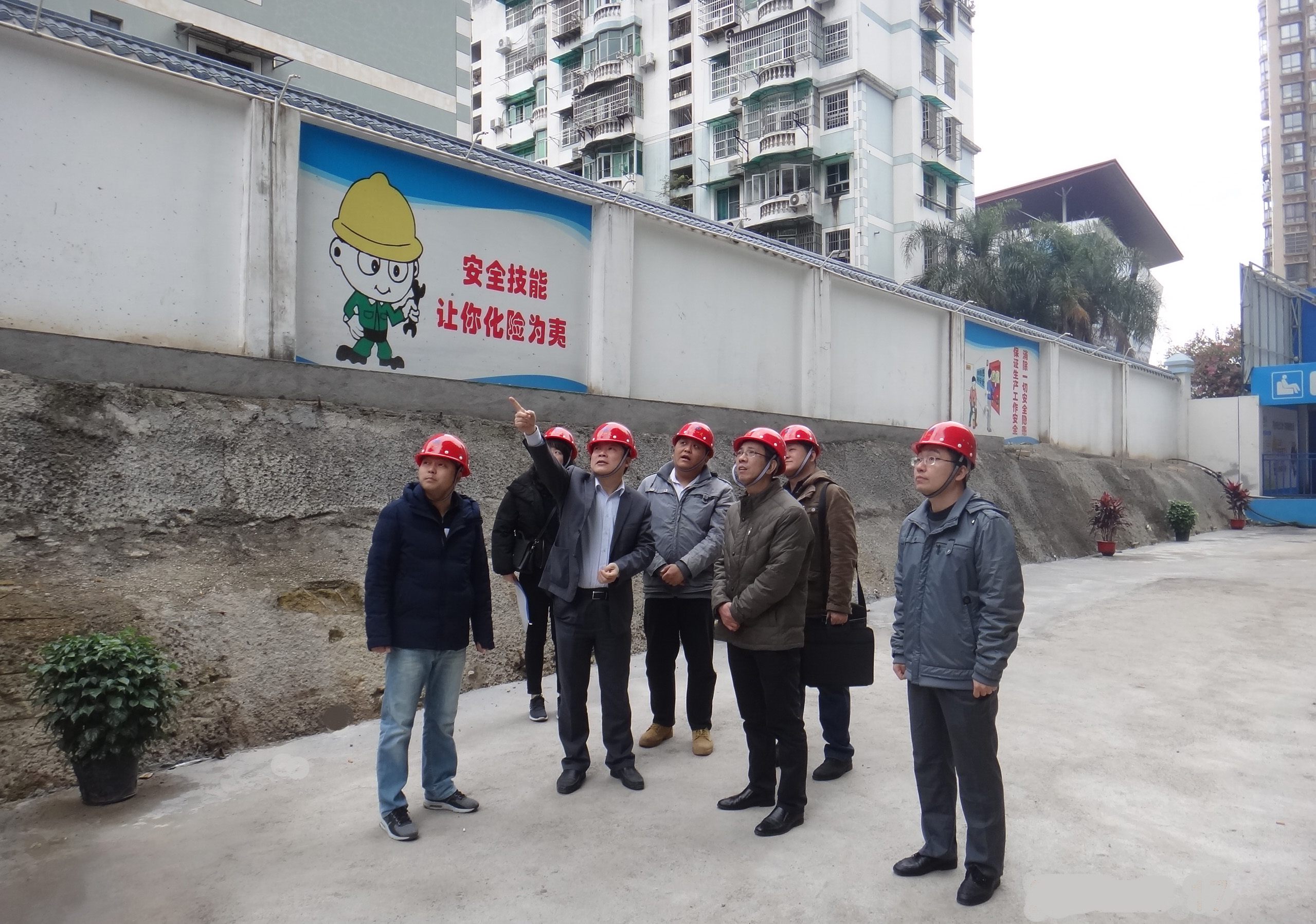 严士通节前安全生产复查2.JPG 严士通节前安全生产复查2.JPG