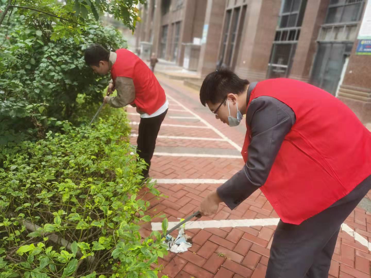 活动照片(1).jpg 活动照片(1).jpg