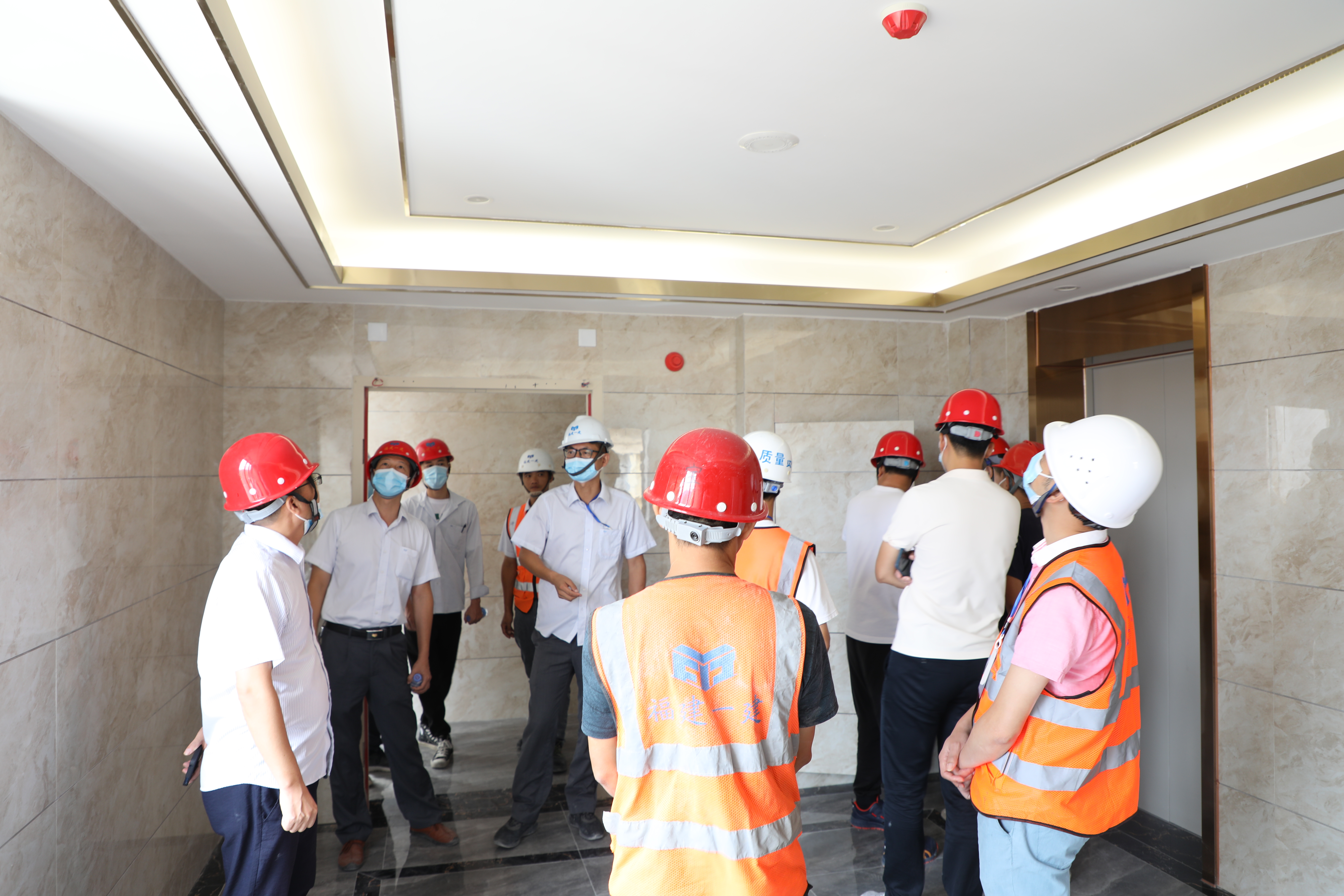 现场观摩1.JPG 现场观摩1.JPG