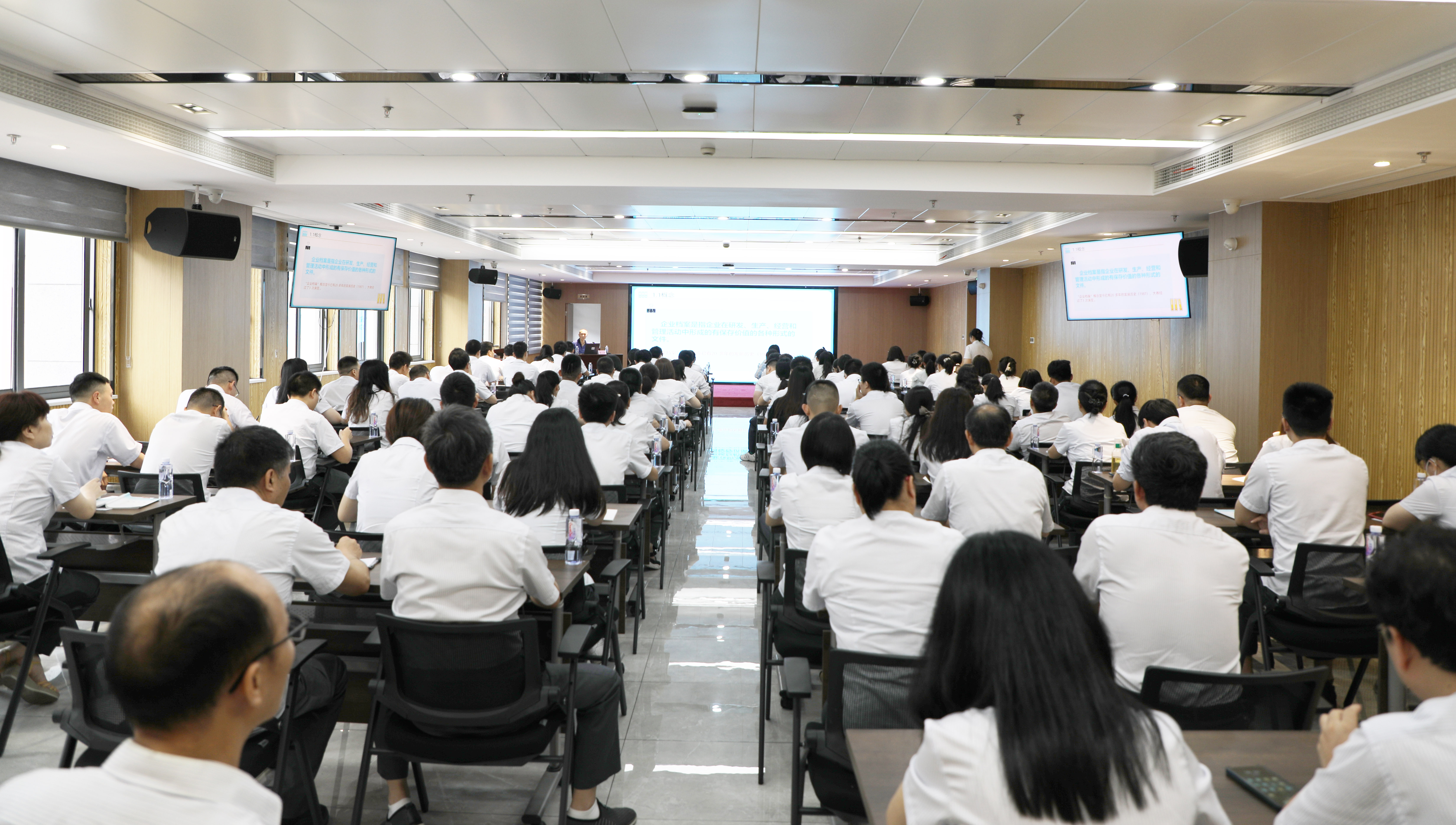 封面 亮.jpg 封面 亮.jpg