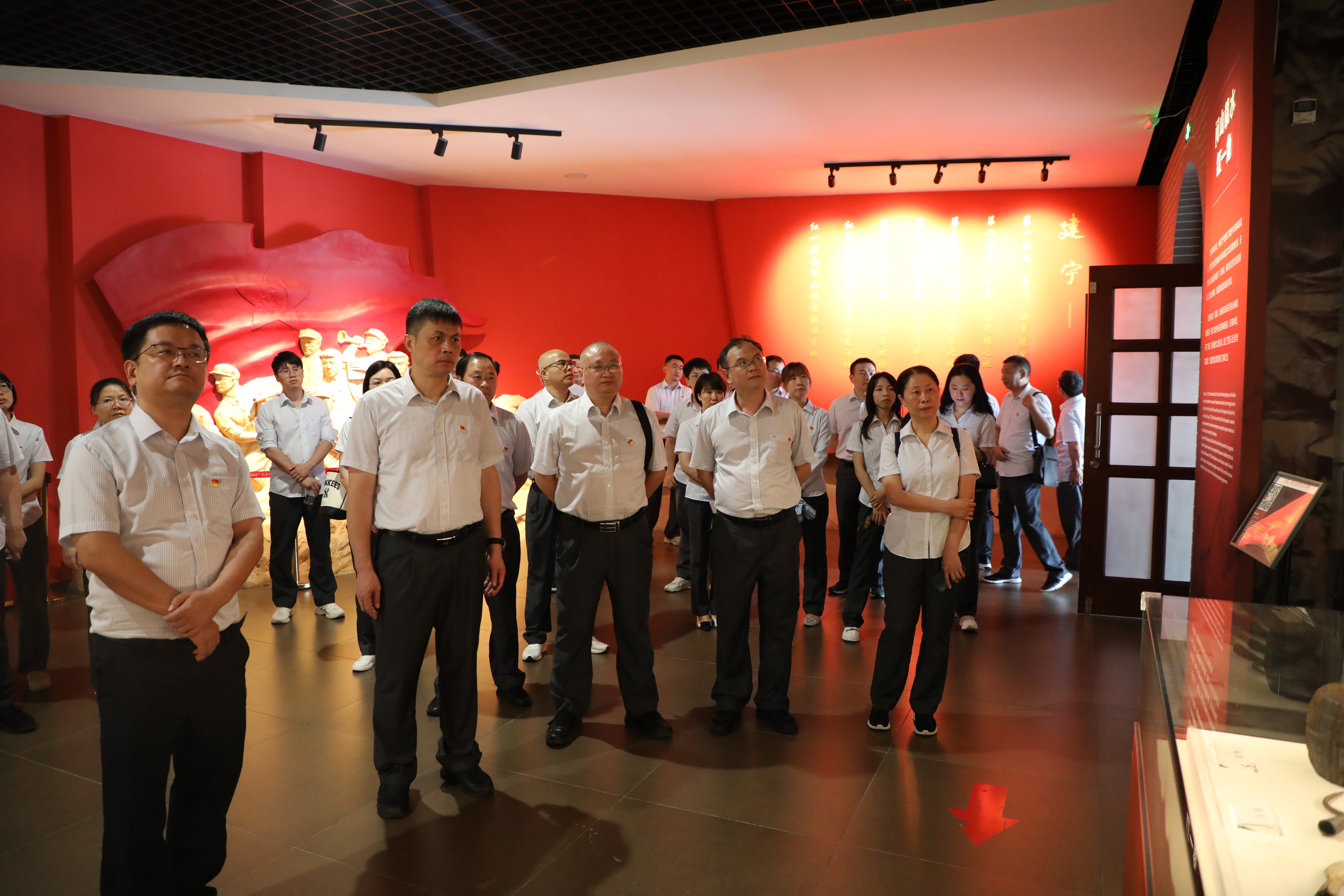 参观反围剿纪念馆 (2).JPG 参观反围剿纪念馆 (2).JPG